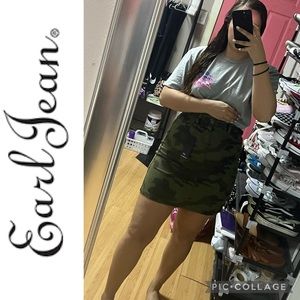 🔥🔥nwt! Earl Jean skirt!